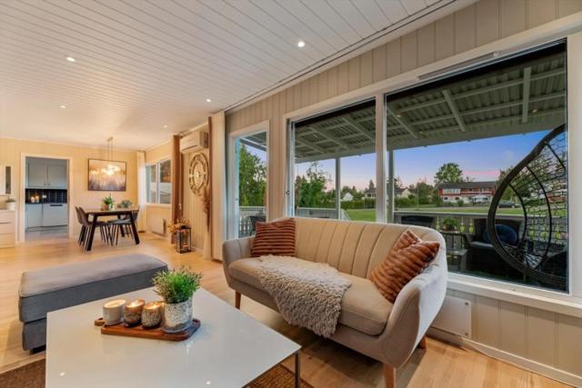Villa Great, Spacious In East *